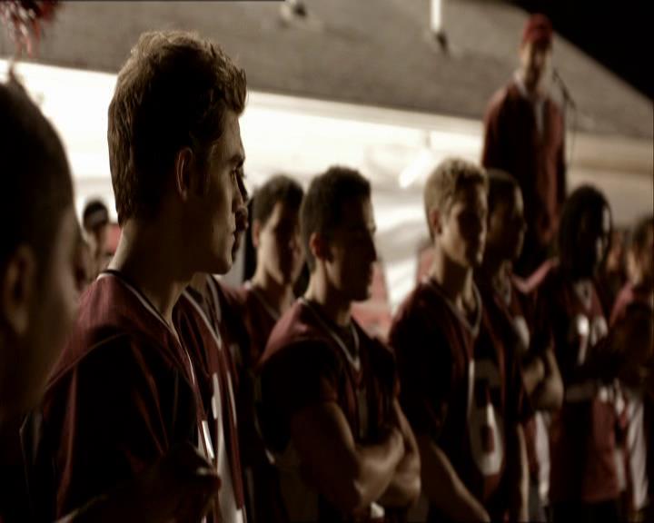 VampireDiariesWorld_dot_org-1x03FridayNightBites1637.jpg