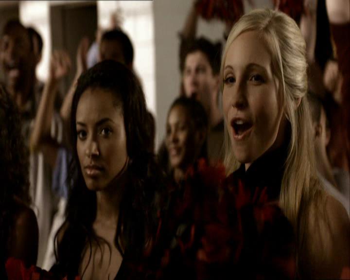 VampireDiariesWorld_dot_org-1x03FridayNightBites1641.jpg