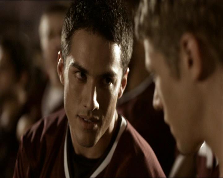 VampireDiariesWorld_dot_org-1x03FridayNightBites1644.jpg