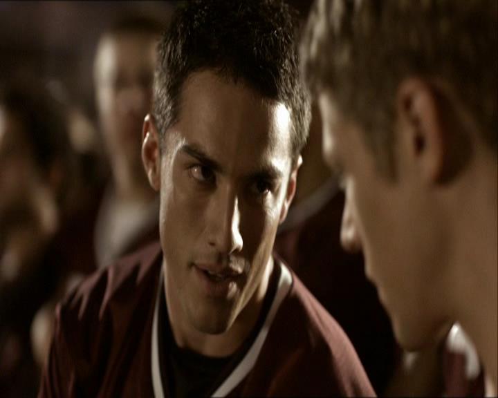 VampireDiariesWorld_dot_org-1x03FridayNightBites1645.jpg
