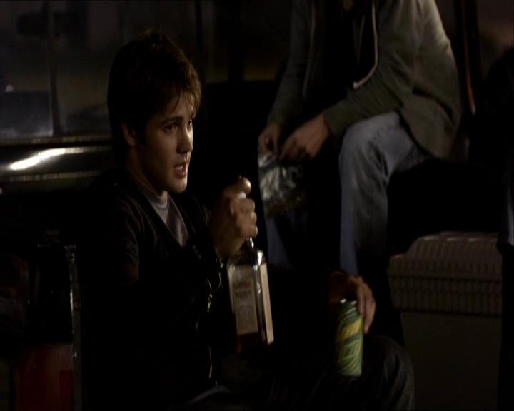 VampireDiariesWorld_dot_org-1x03FridayNightBites1660.jpg VampireDiariesWorld_dot_org-1x03FridayNightBites1660.jpg