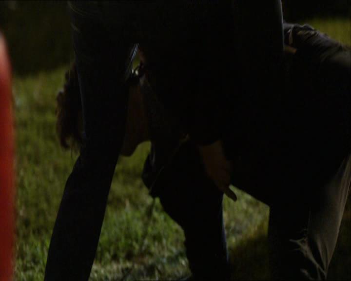 VampireDiariesWorld_dot_org-1x03FridayNightBites1682.jpg VampireDiariesWorld_dot_org-1x03FridayNightBites1682.jpg