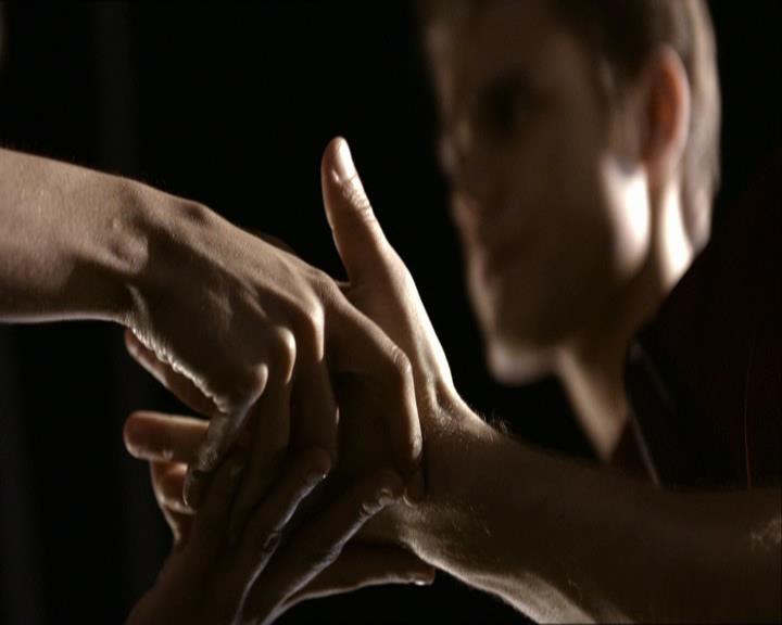 VampireDiariesWorld_dot_org-1x03FridayNightBites1721.jpg