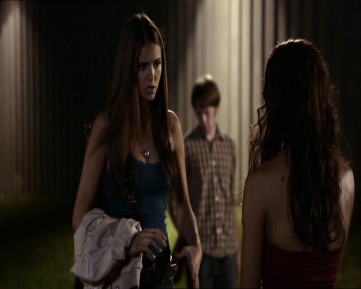 VampireDiariesWorld_dot_org-1x03FridayNightBites1756.jpg