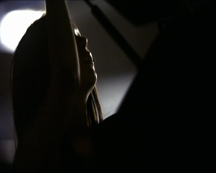 VampireDiariesWorld_dot_org-1x03FridayNightBites1801.jpg