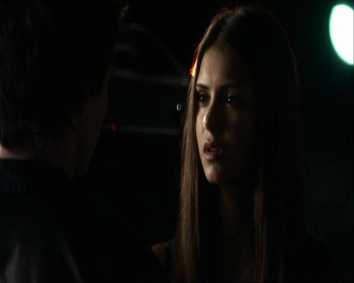 VampireDiariesWorld_dot_org-1x03FridayNightBites1837.jpg