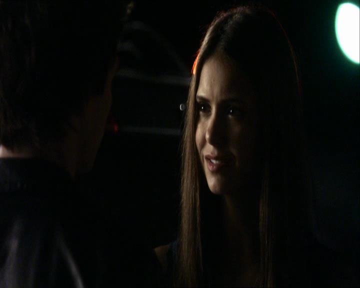 VampireDiariesWorld_dot_org-1x03FridayNightBites1838.jpg