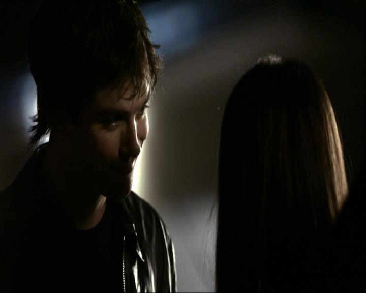 VampireDiariesWorld_dot_org-1x03FridayNightBites1845.jpg