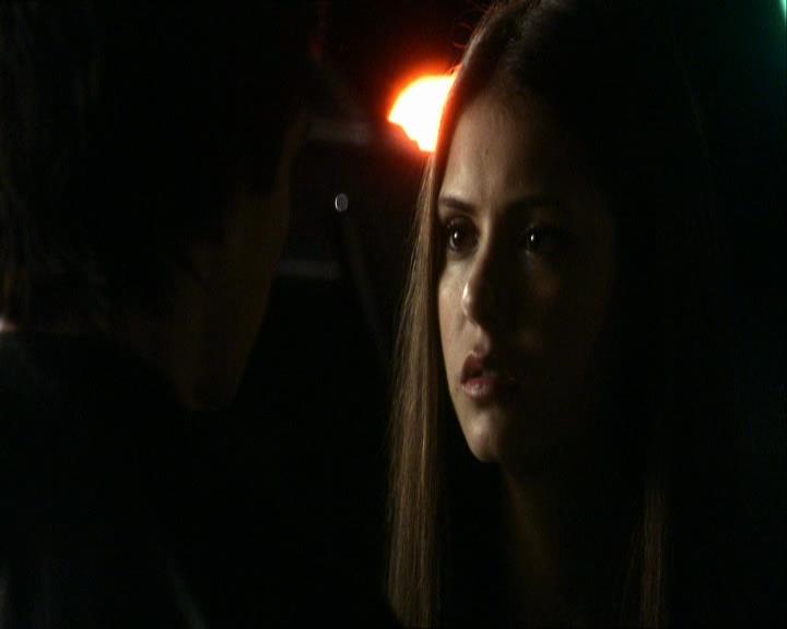 VampireDiariesWorld_dot_org-1x03FridayNightBites1870.jpg