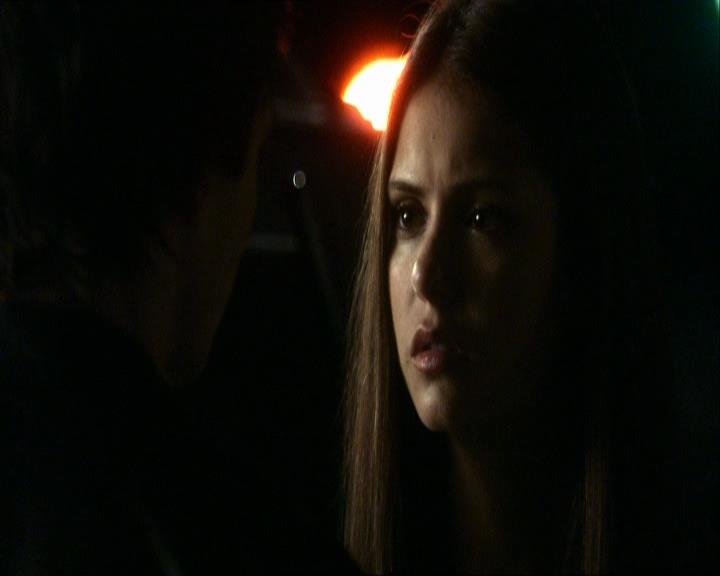 VampireDiariesWorld_dot_org-1x03FridayNightBites1871.jpg