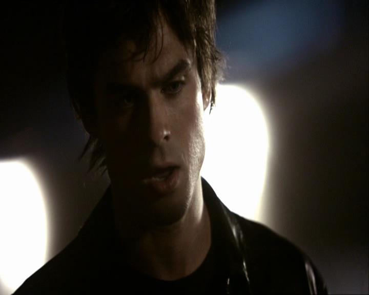VampireDiariesWorld_dot_org-1x03FridayNightBites1878.jpg