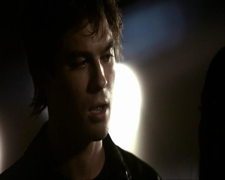 VampireDiariesWorld_dot_org-1x03FridayNightBites1880.jpg