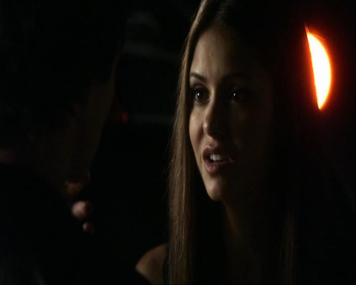 VampireDiariesWorld_dot_org-1x03FridayNightBites1882.jpg