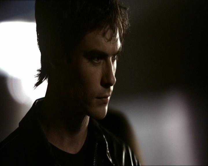 VampireDiariesWorld_dot_org-1x03FridayNightBites1888.jpg