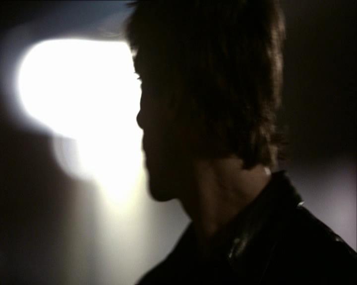 VampireDiariesWorld_dot_org-1x03FridayNightBites1892.jpg