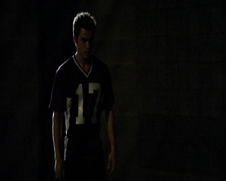 VampireDiariesWorld_dot_org-1x03FridayNightBites1895.jpg