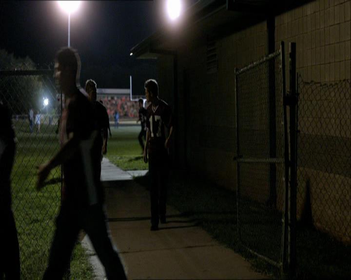 VampireDiariesWorld_dot_org-1x03FridayNightBites1896.jpg
