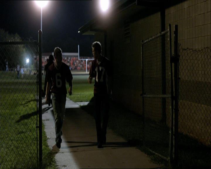VampireDiariesWorld_dot_org-1x03FridayNightBites1897.jpg