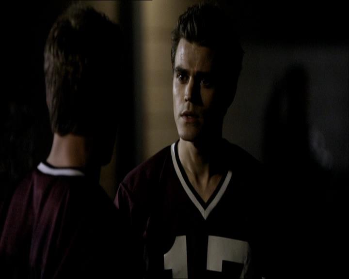 VampireDiariesWorld_dot_org-1x03FridayNightBites1905.jpg