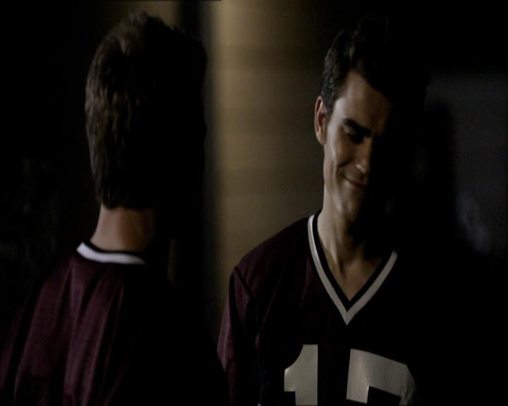 VampireDiariesWorld_dot_org-1x03FridayNightBites1910.jpg