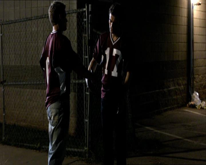 VampireDiariesWorld_dot_org-1x03FridayNightBites1918.jpg