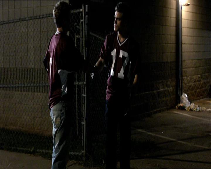 VampireDiariesWorld_dot_org-1x03FridayNightBites1919.jpg
