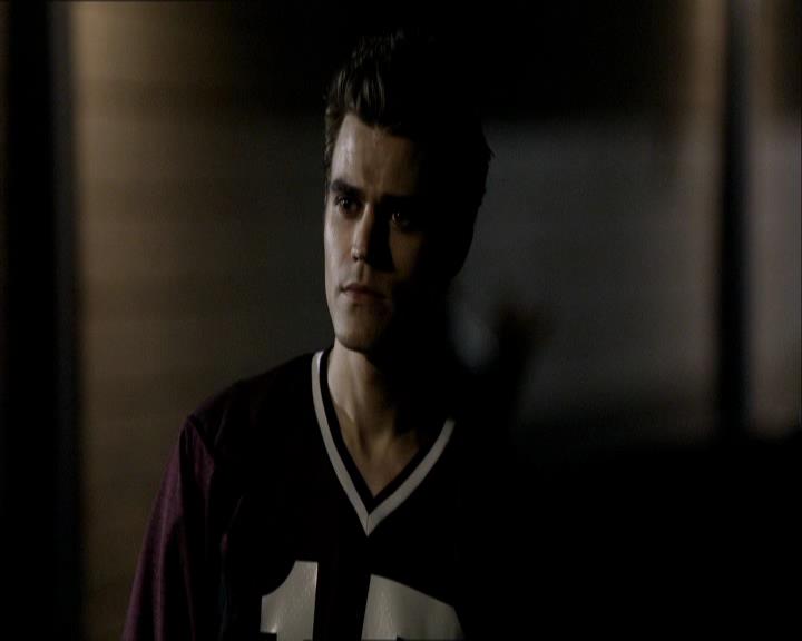 VampireDiariesWorld_dot_org-1x03FridayNightBites1925.jpg
