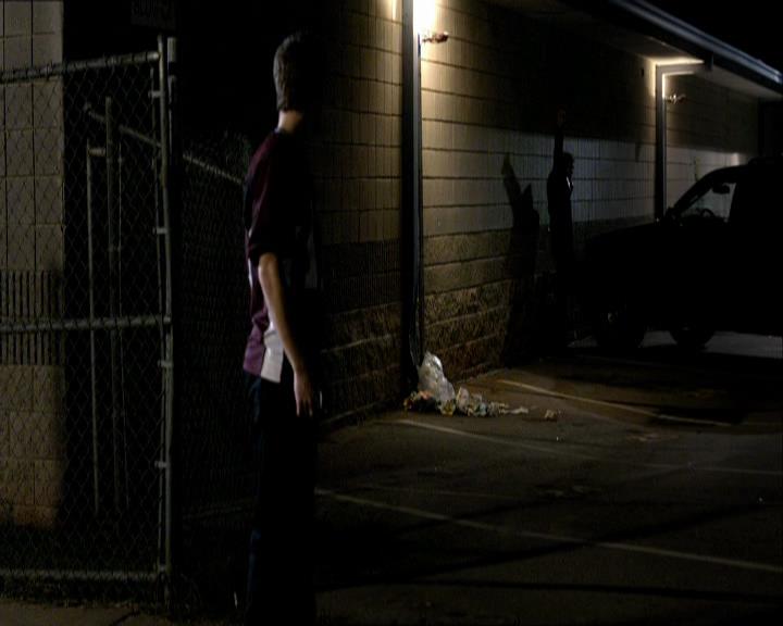 VampireDiariesWorld_dot_org-1x03FridayNightBites1935.jpg