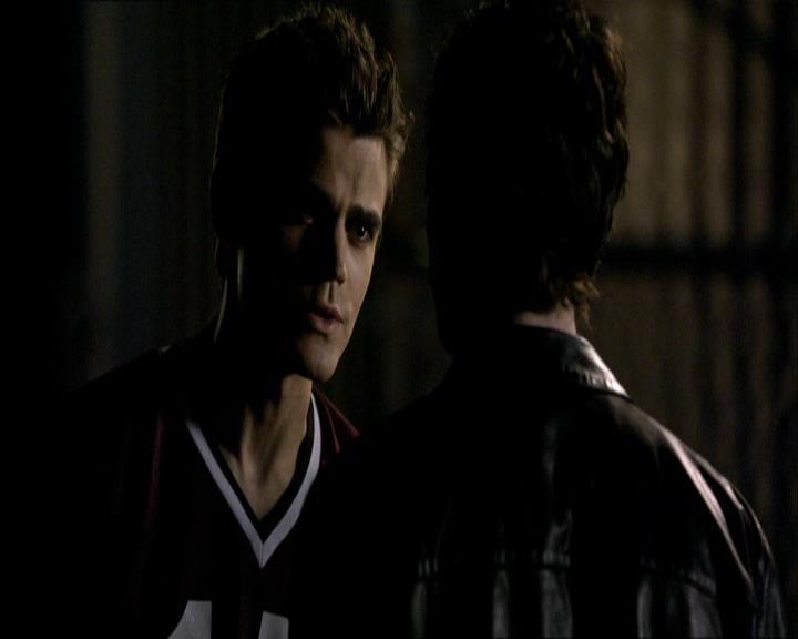 VampireDiariesWorld_dot_org-1x03FridayNightBites1978.jpg