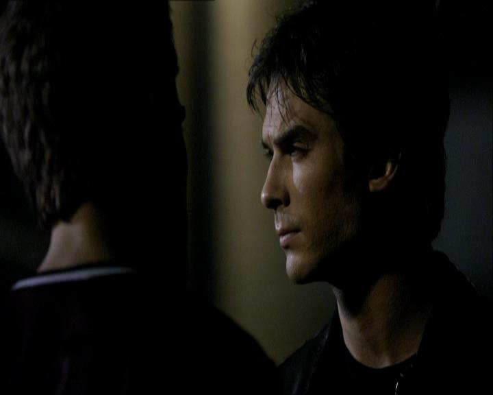 VampireDiariesWorld_dot_org-1x03FridayNightBites1983.jpg