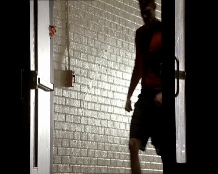 VampireDiariesWorld_dot_org-1x03FridayNightBites2073.jpg