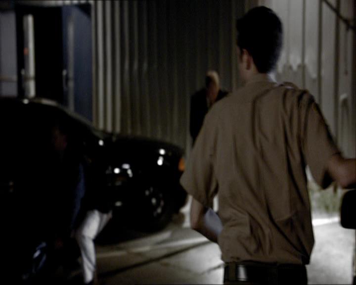 VampireDiariesWorld_dot_org-1x03FridayNightBites2094.jpg