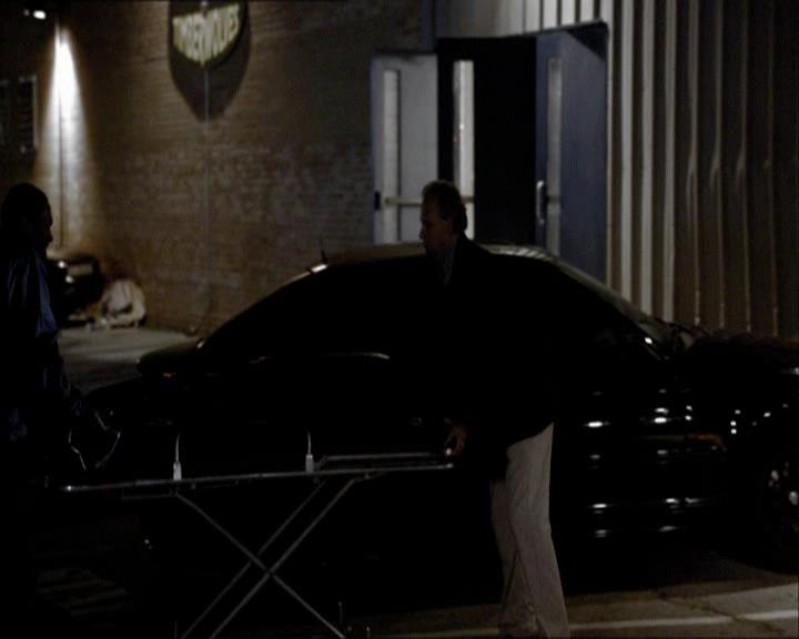 VampireDiariesWorld_dot_org-1x03FridayNightBites2096.jpg