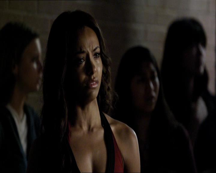 VampireDiariesWorld_dot_org-1x03FridayNightBites2105.jpg