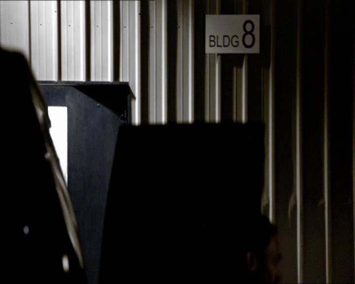 VampireDiariesWorld_dot_org-1x03FridayNightBites2108.jpg