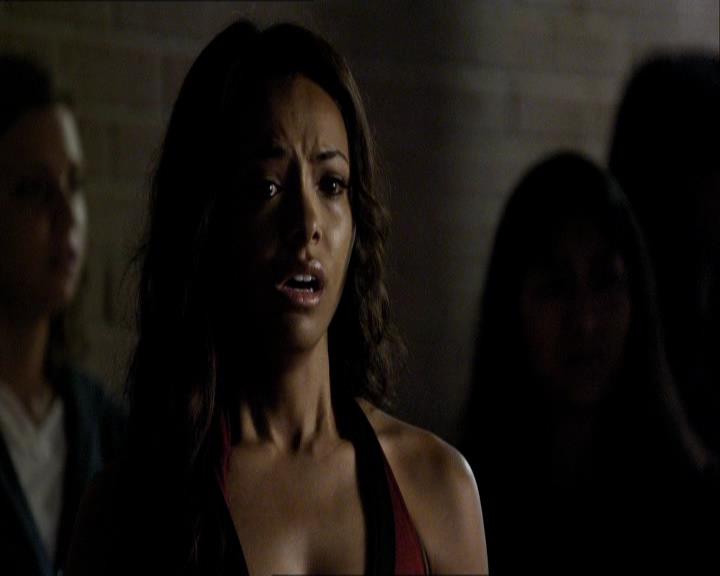 VampireDiariesWorld_dot_org-1x03FridayNightBites2122.jpg