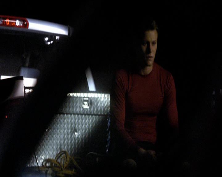VampireDiariesWorld_dot_org-1x03FridayNightBites2133.jpg