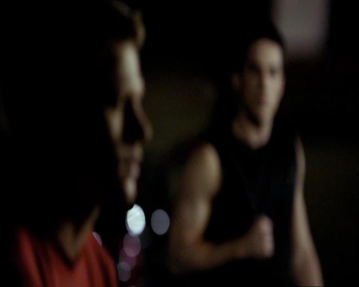 VampireDiariesWorld_dot_org-1x03FridayNightBites2139.jpg