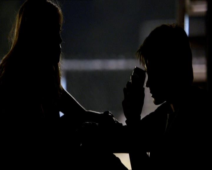 VampireDiariesWorld_dot_org-1x03FridayNightBites2154.jpg