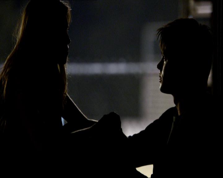 VampireDiariesWorld_dot_org-1x03FridayNightBites2157.jpg