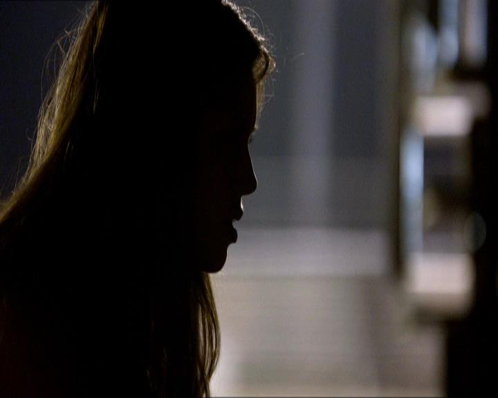 VampireDiariesWorld_dot_org-1x03FridayNightBites2162.jpg