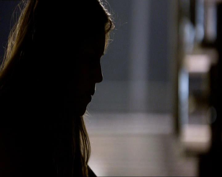 VampireDiariesWorld_dot_org-1x03FridayNightBites2163.jpg