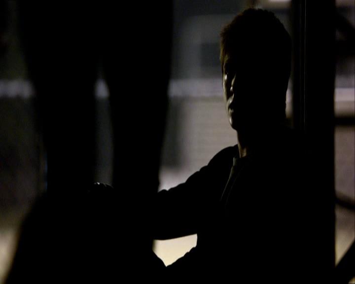VampireDiariesWorld_dot_org-1x03FridayNightBites2168.jpg
