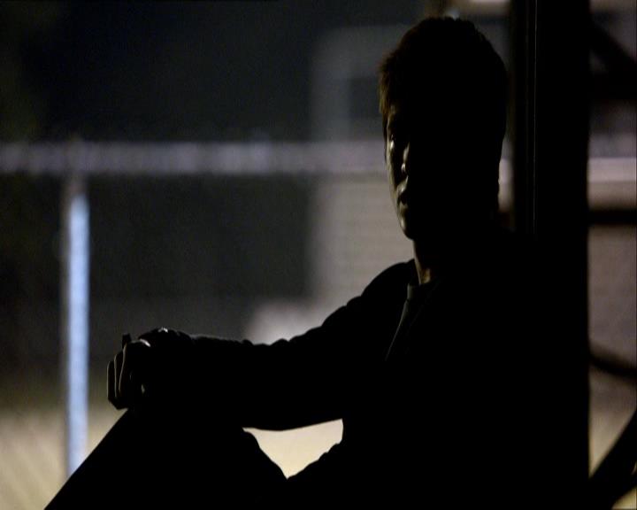 VampireDiariesWorld_dot_org-1x03FridayNightBites2169.jpg