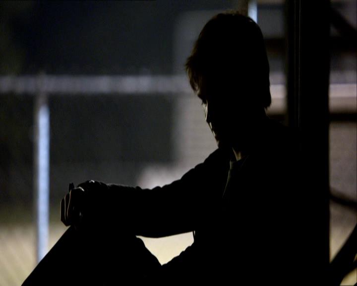VampireDiariesWorld_dot_org-1x03FridayNightBites2171.jpg