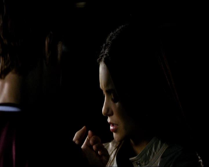 VampireDiariesWorld_dot_org-1x03FridayNightBites2183.jpg