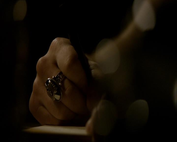 VampireDiariesWorld_dot_org-1x03FridayNightBites2215.jpg