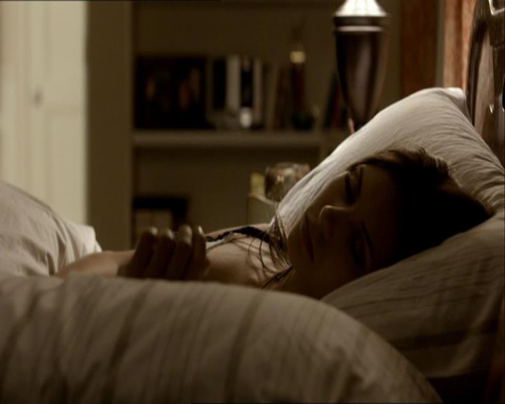 VampireDiariesWorld_dot_org-1x03FridayNightBites2230.jpg