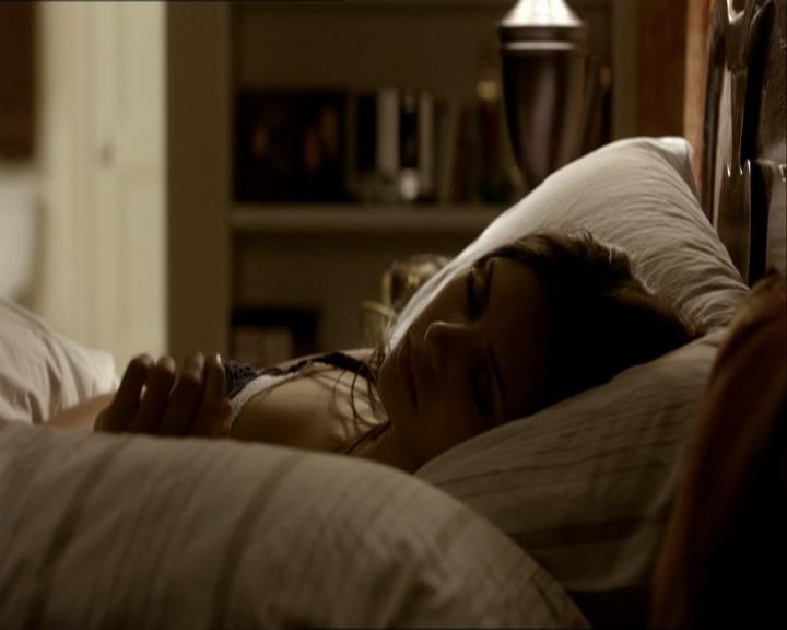 VampireDiariesWorld_dot_org-1x03FridayNightBites2232.jpg