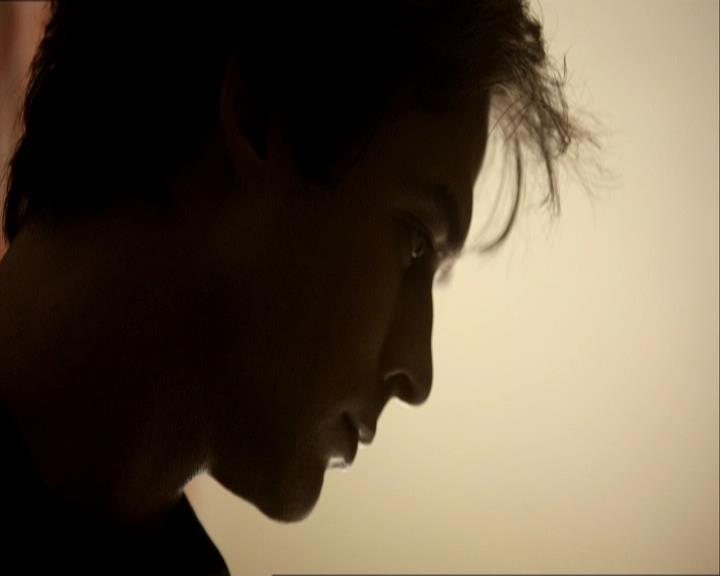 VampireDiariesWorld_dot_org-1x03FridayNightBites2234.jpg